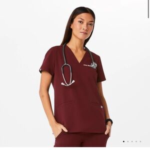 Women’s Figs scrub top, maroon size XS